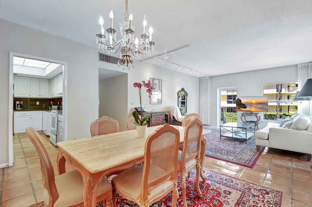 Image 12 of property listing at 3230 S Ocean Boulevard C105, Palm Beach, FL 33480