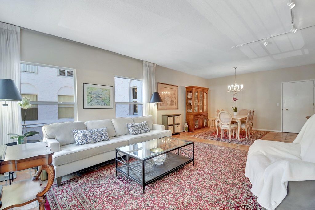 Image 15 of property listing at 3230 S Ocean Boulevard C105, Palm Beach, FL 33480