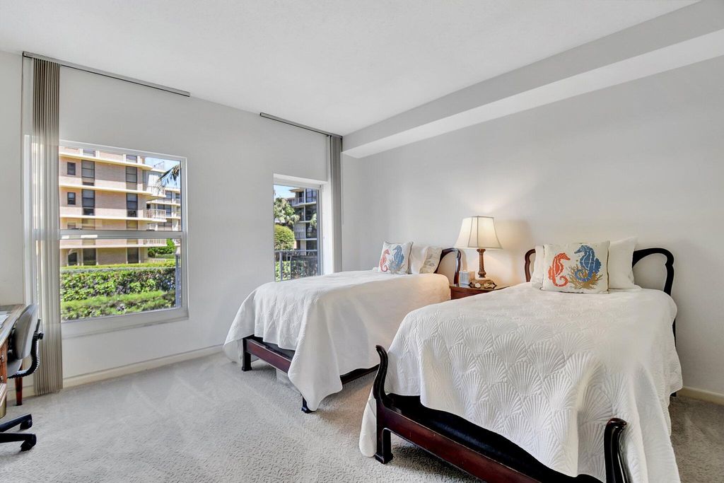 Image 19 of property listing at 3230 S Ocean Boulevard C105, Palm Beach, FL 33480