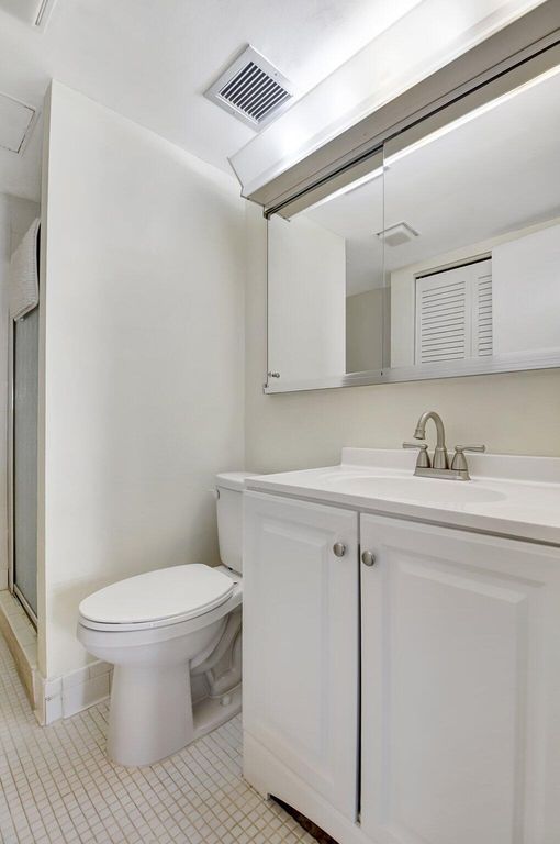 Image 22 of property listing at 3230 S Ocean Boulevard C105, Palm Beach, FL 33480