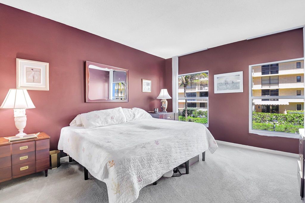Image 23 of property listing at 3230 S Ocean Boulevard C105, Palm Beach, FL 33480