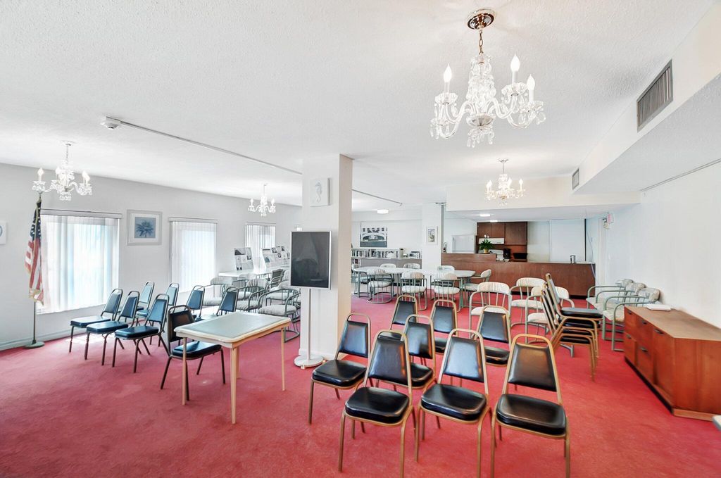 Image 33 of property listing at 3230 S Ocean Boulevard C105, Palm Beach, FL 33480