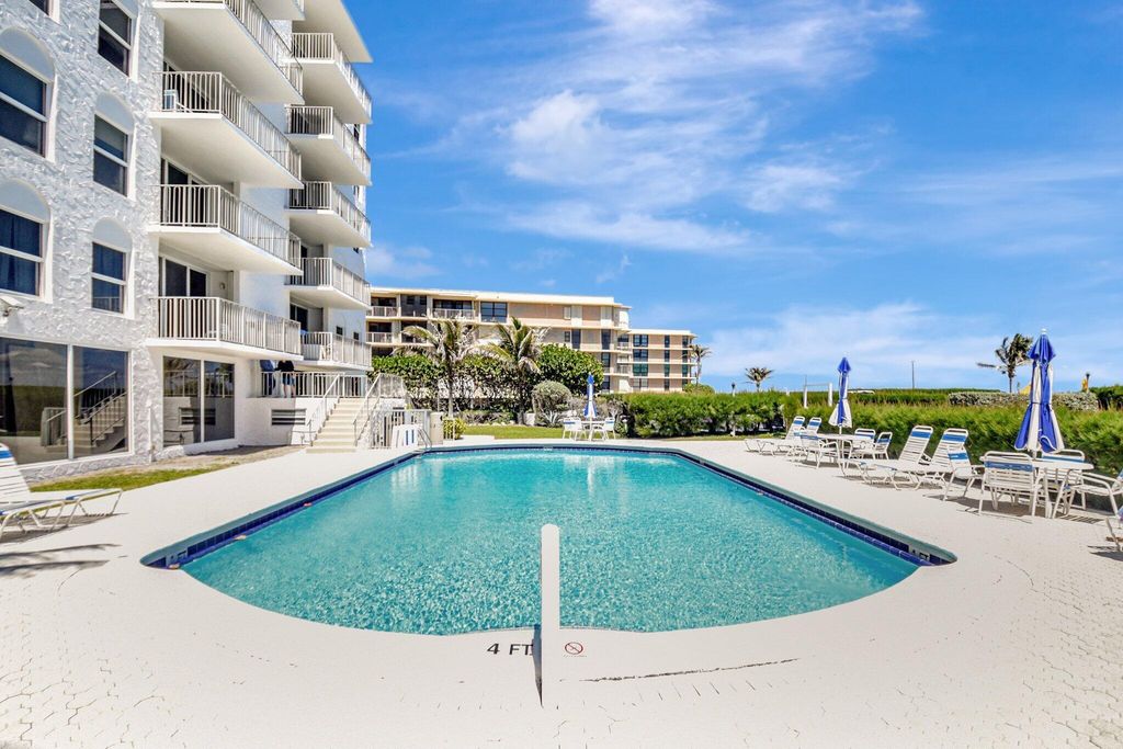 Image 34 of property listing at 3230 S Ocean Boulevard C105, Palm Beach, FL 33480