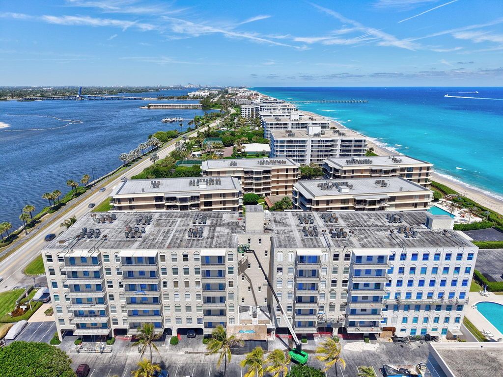 Image 38 of property listing at 3230 S Ocean Boulevard C105, Palm Beach, FL 33480