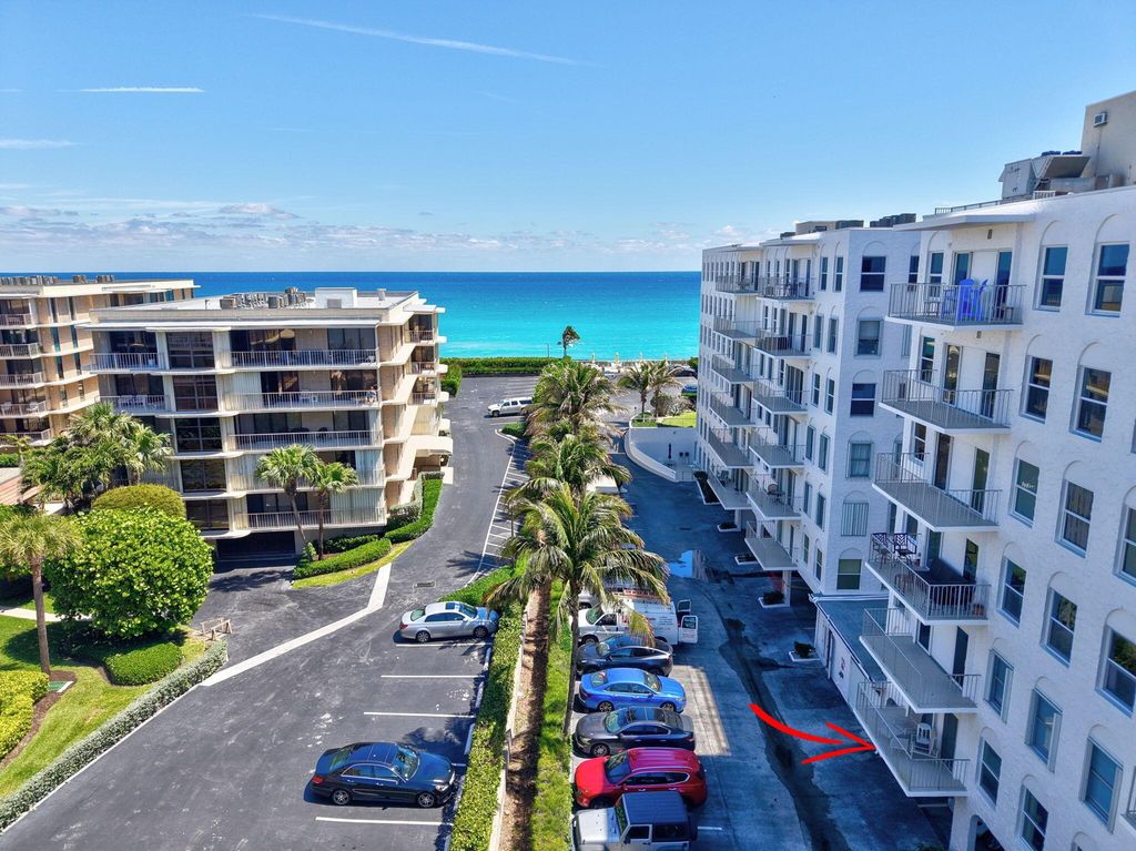 Image 44 of property listing at 3230 S Ocean Boulevard C105, Palm Beach, FL 33480