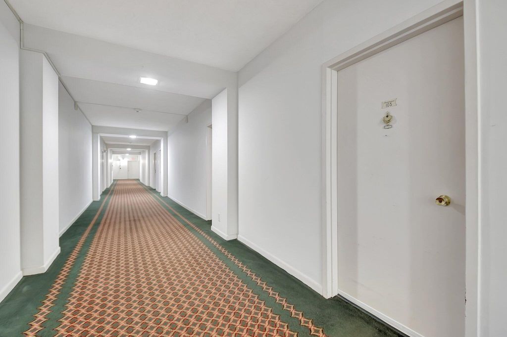 Image 54 of property listing at 3230 S Ocean Boulevard C105, Palm Beach, FL 33480