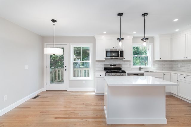 83 Cadora Avenue, Warwick, RI 02886