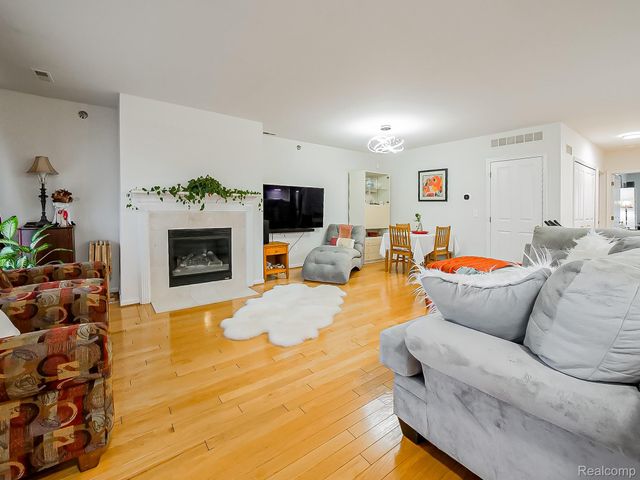 25556 Saint James, Southfield, MI 48075