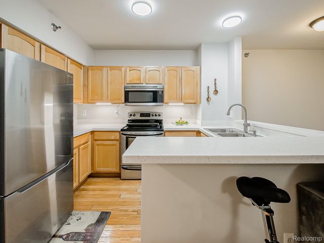 25556 Saint James, Southfield, MI 48075