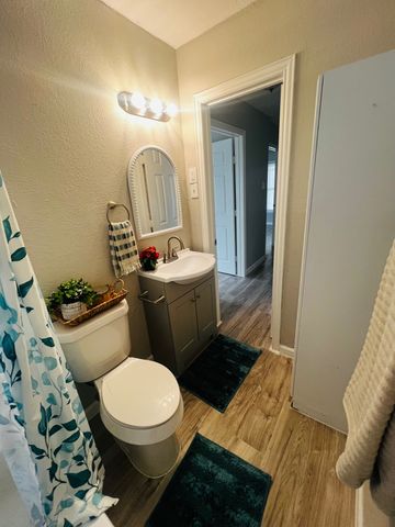 1026 SW 3rd Street, Grand Prairie, TX 75051