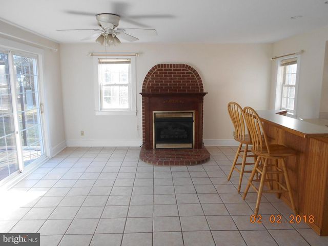 801 NORTHSIDE DR, Fredericksburg, VA 22405