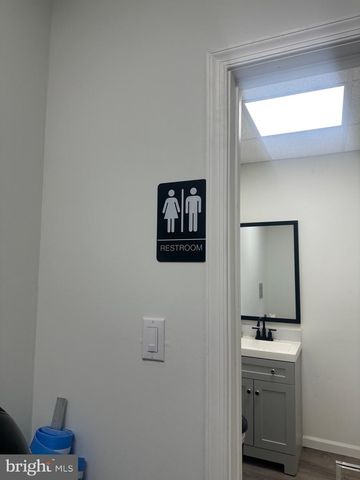 1901 N HOWARD ST #B, Philadelphia, PA 19122