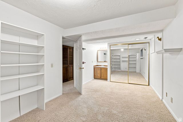 2830 E VALLEY VIEW AVE, Holladay, UT 84117