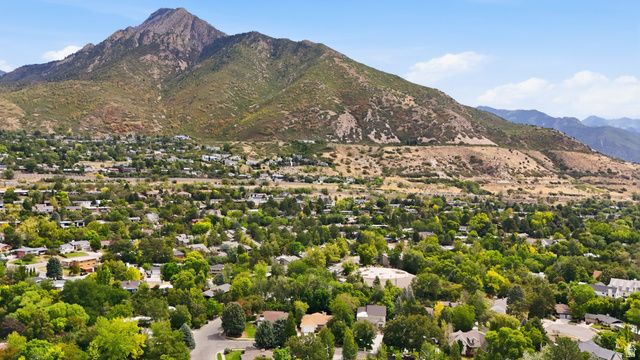 2830 E VALLEY VIEW AVE, Holladay, UT 84117
