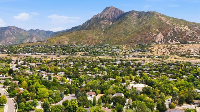 2830 E VALLEY VIEW AVE, Holladay, UT 84117