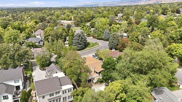 2830 E VALLEY VIEW AVE, Holladay, UT 84117
