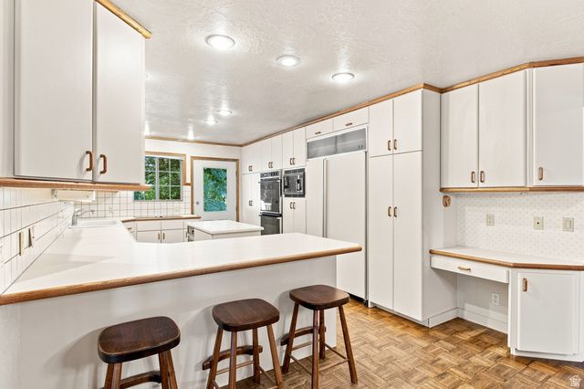 2830 E VALLEY VIEW AVE, Holladay, UT 84117
