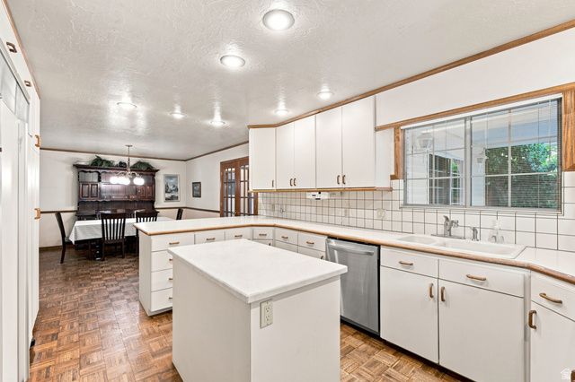 2830 E VALLEY VIEW AVE, Holladay, UT 84117