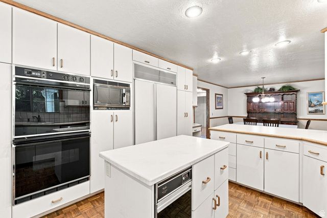 2830 E VALLEY VIEW AVE, Holladay, UT 84117