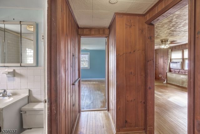 10 Maple St, Peapack Gladstone Boro, NJ 07934