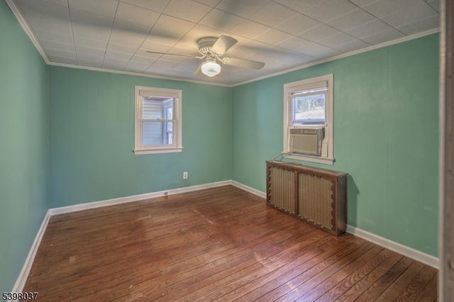 10 Maple St, Peapack Gladstone Boro, NJ 07934