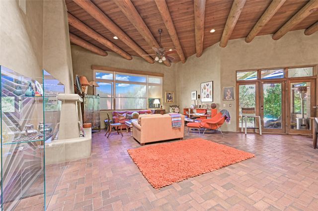 746 Camino Francisca, Santa Fe, NM 87506