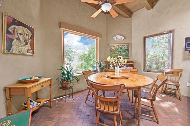 746 Camino Francisca, Santa Fe, NM 87506