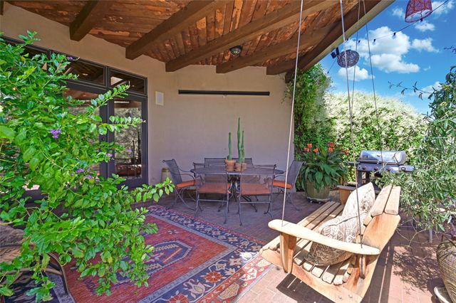 746 Camino Francisca, Santa Fe, NM 87506