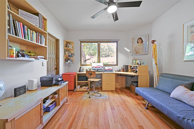 746 Camino Francisca, Santa Fe, NM 87506