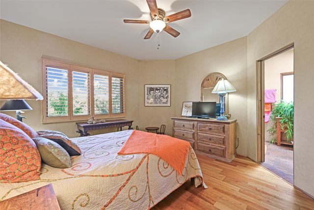 746 Camino Francisca, Santa Fe, NM 87506