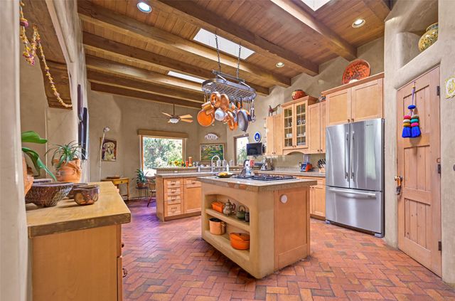746 Camino Francisca, Santa Fe, NM 87506