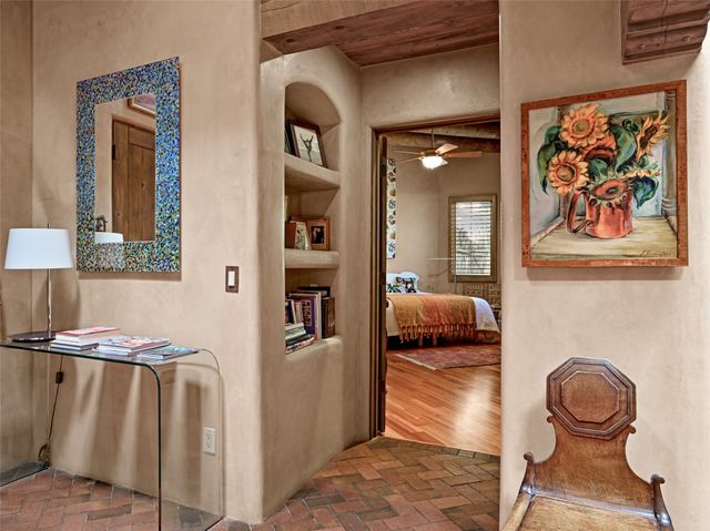 746 Camino Francisca, Santa Fe, NM 87506