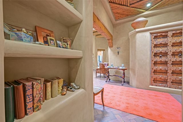 746 Camino Francisca, Santa Fe, NM 87506