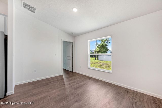1770 Parrsboro Street NW, Palm Bay, FL 32907