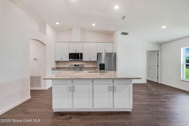 1770 Parrsboro Street NW, Palm Bay, FL 32907