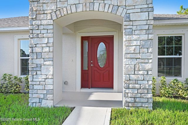 1770 Parrsboro Street NW, Palm Bay, FL 32907