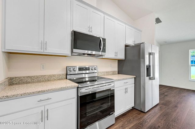 1770 Parrsboro Street NW, Palm Bay, FL 32907