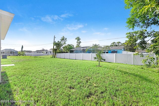 1770 Parrsboro Street NW, Palm Bay, FL 32907