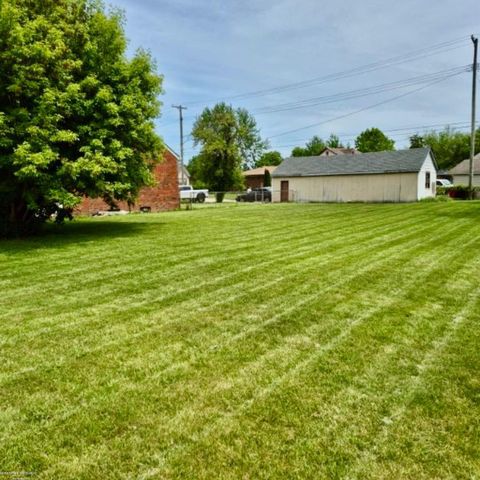29290 Utica Road, Roseville, MI 48066