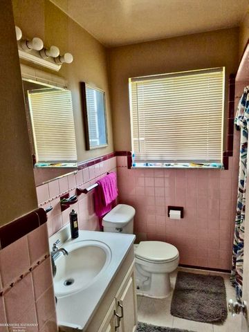 29290 Utica Road, Roseville, MI 48066