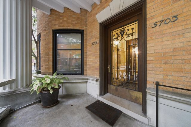 5703 S Blackstone Avenue 1, Chicago, IL 60637