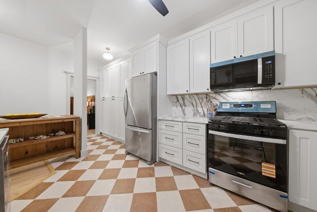 5703 S Blackstone Avenue 1, Chicago, IL 60637
