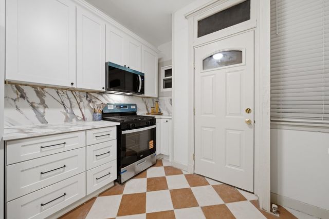 5703 S Blackstone Avenue 1, Chicago, IL 60637