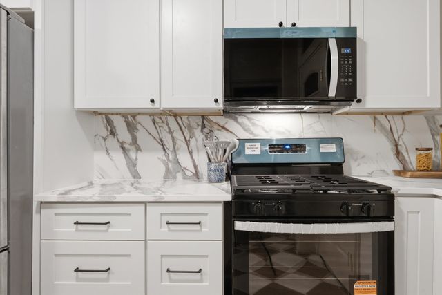 5703 S Blackstone Avenue 1, Chicago, IL 60637