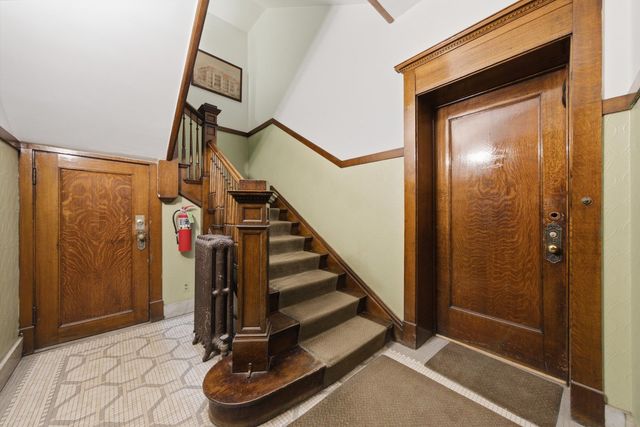 5703 S Blackstone Avenue 1, Chicago, IL 60637