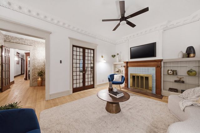 5703 S Blackstone Avenue 1, Chicago, IL 60637