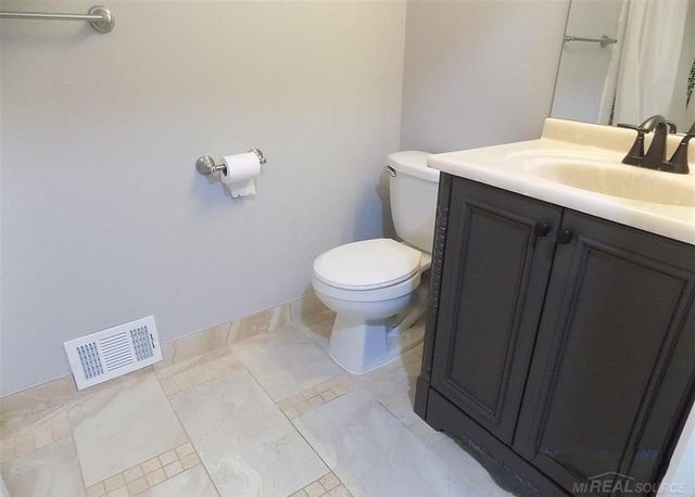 3350 Adams Road, Troy, MI 48084