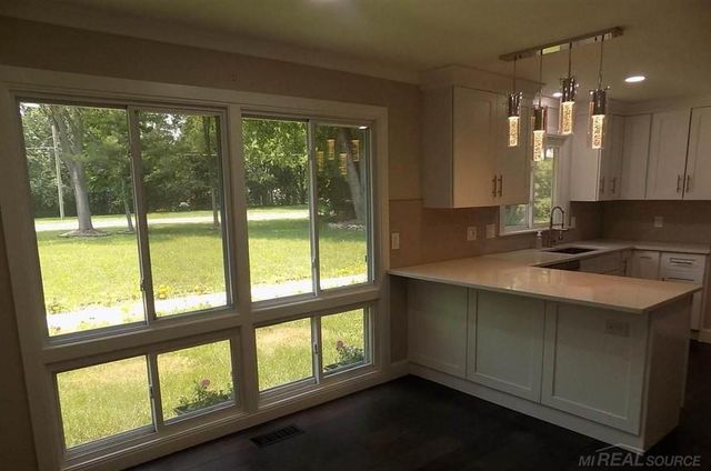 3350 Adams Road, Troy, MI 48084