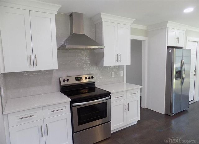 3350 Adams Road, Troy, MI 48084