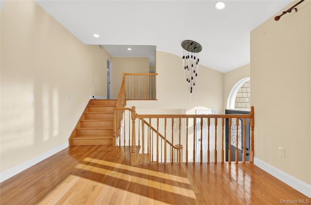 38 S Oaks Boulevard, Plainview, NY 11803